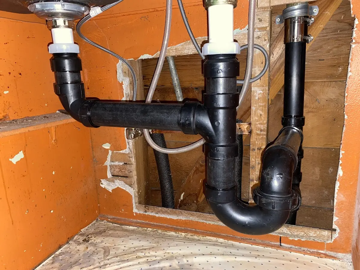 Professional Pipe Bursting equipment and tools on the job in Columbia